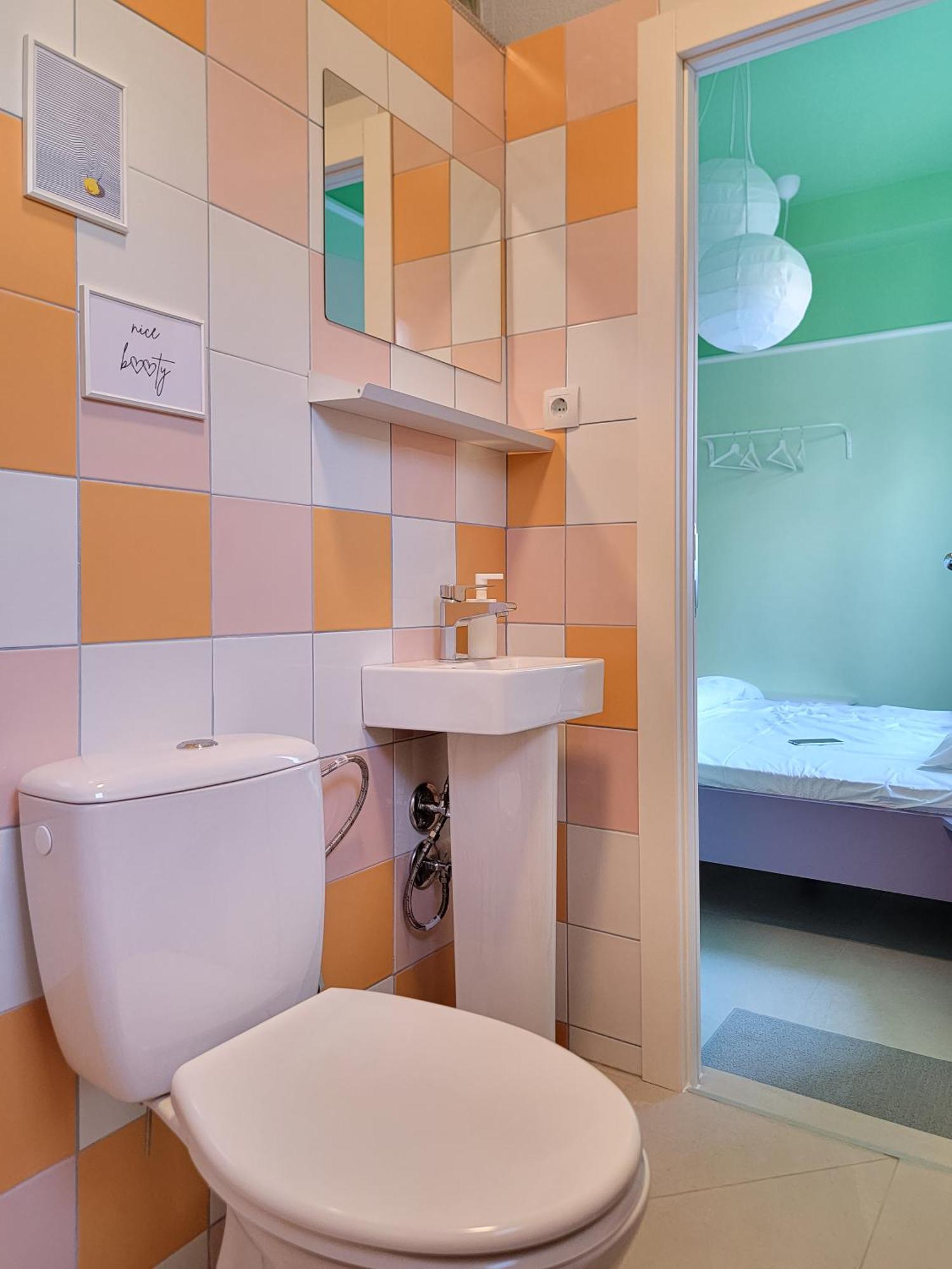 Iris Agata Hostel Ohrid Ngoại thất bức ảnh